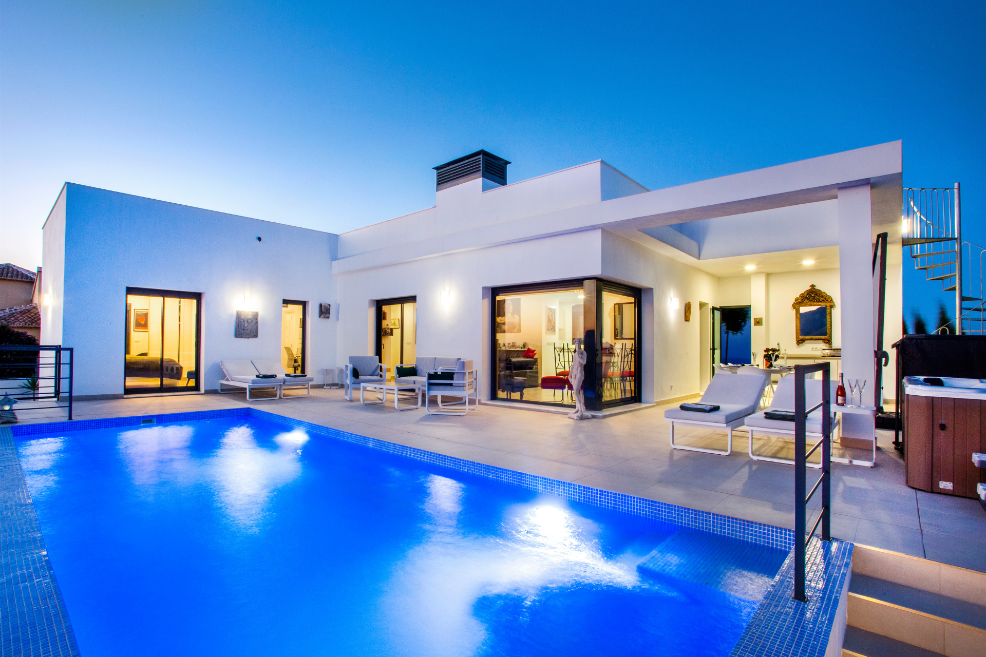 Vivienda unifamiliar con piscina